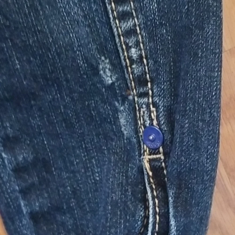 Gap 1969 jean jacket distressed small‎